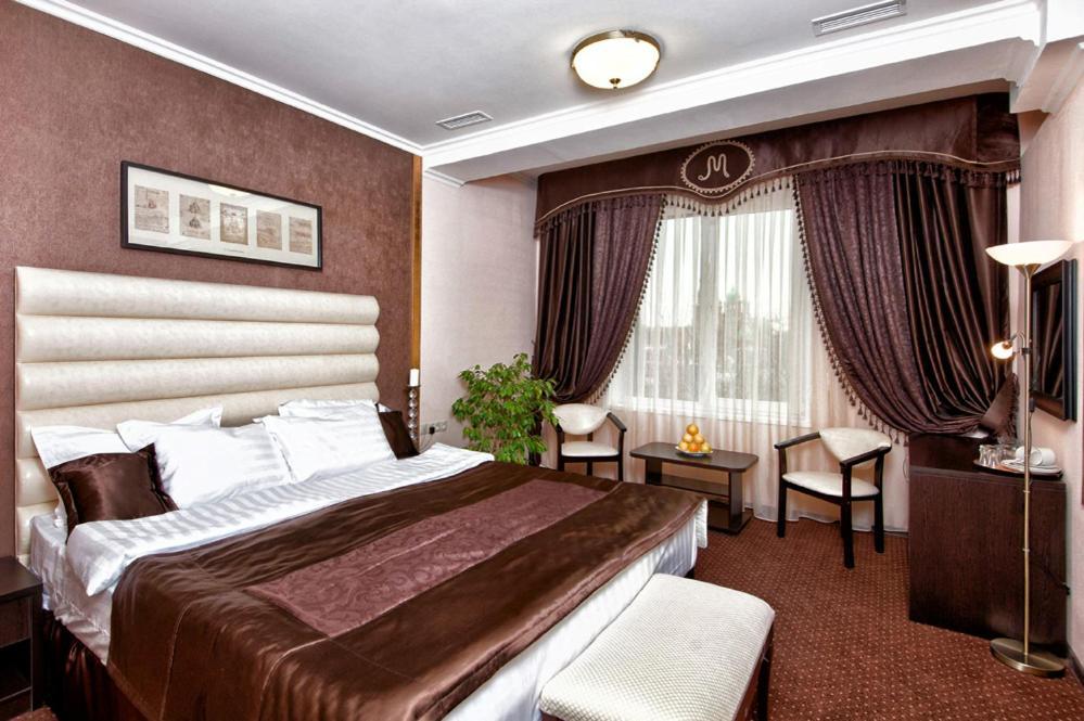 Mozart Hotel Краснодар Екстер'єр фото