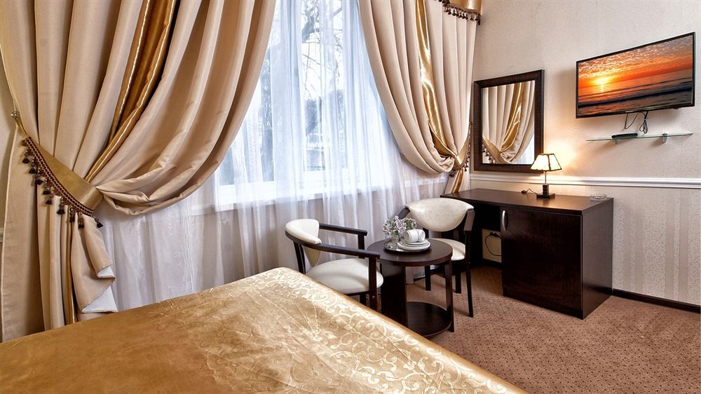 Mozart Hotel Краснодар Екстер'єр фото